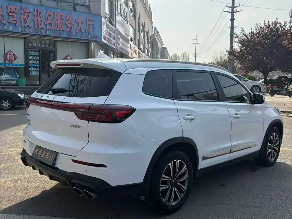 Chery Tiggo 8 — фото 3