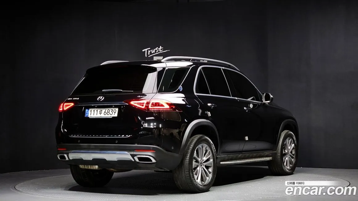 Mercedes-Benz GLE-Class — фото 7
