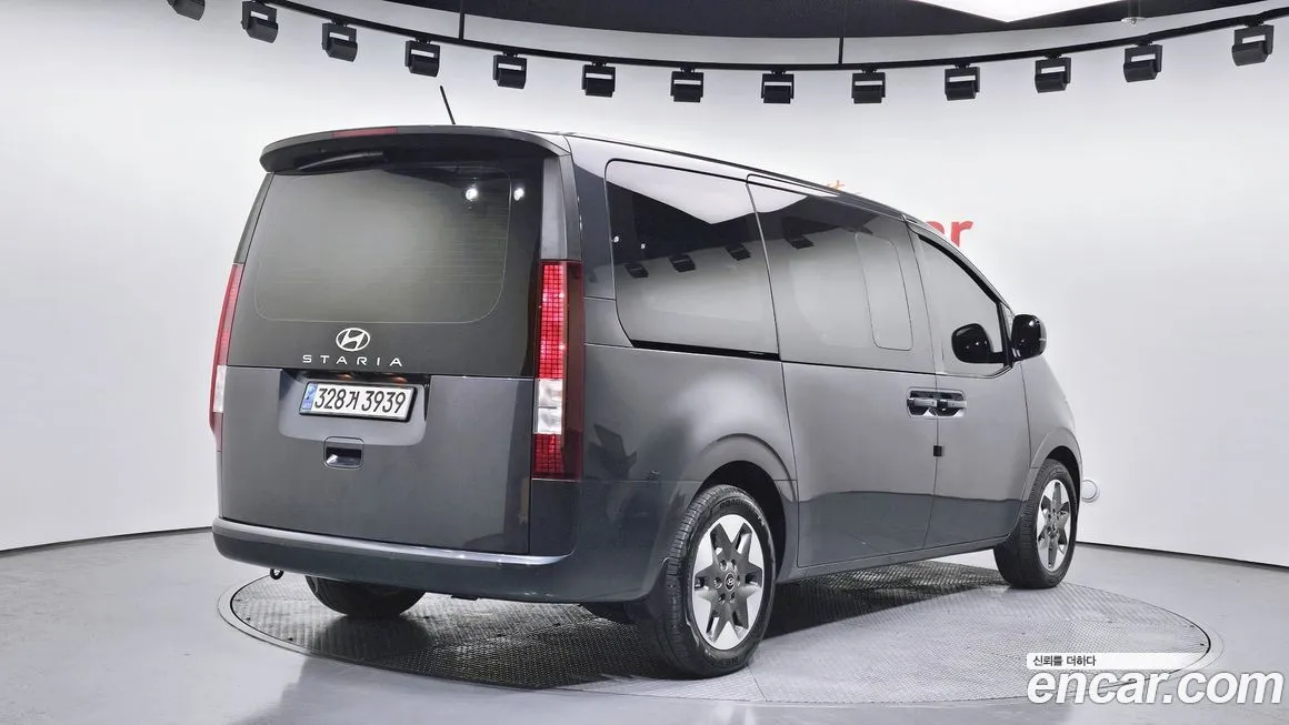 Hyundai Staria — фото 2
