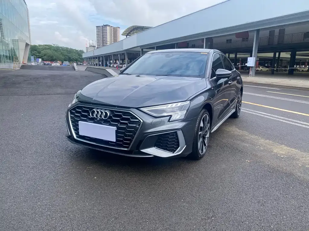 Audi A3 — фото 1