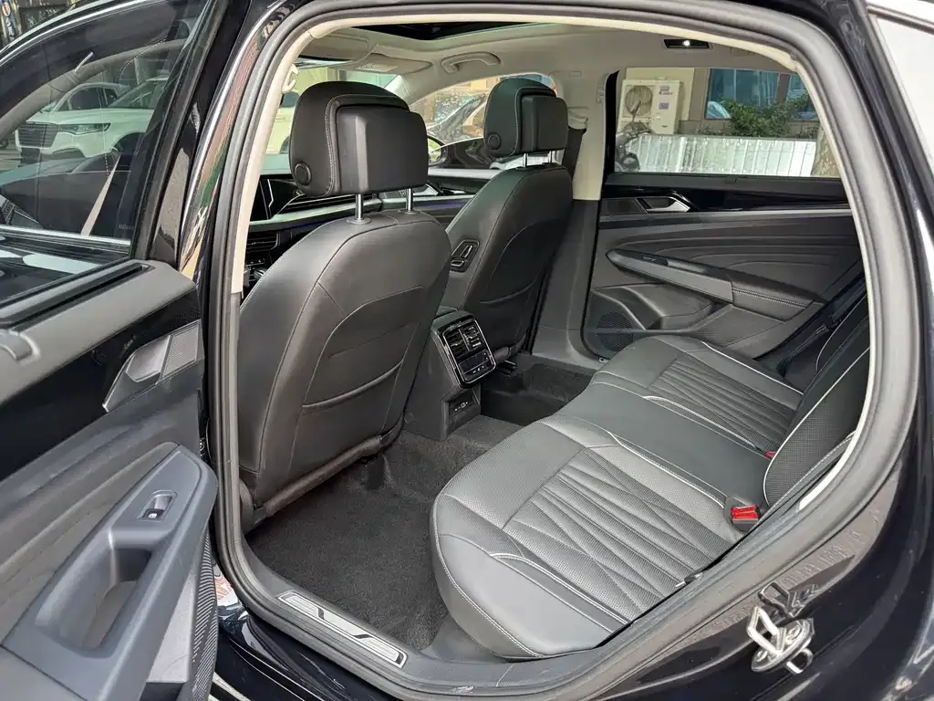 Volkswagen Passat — фото 7