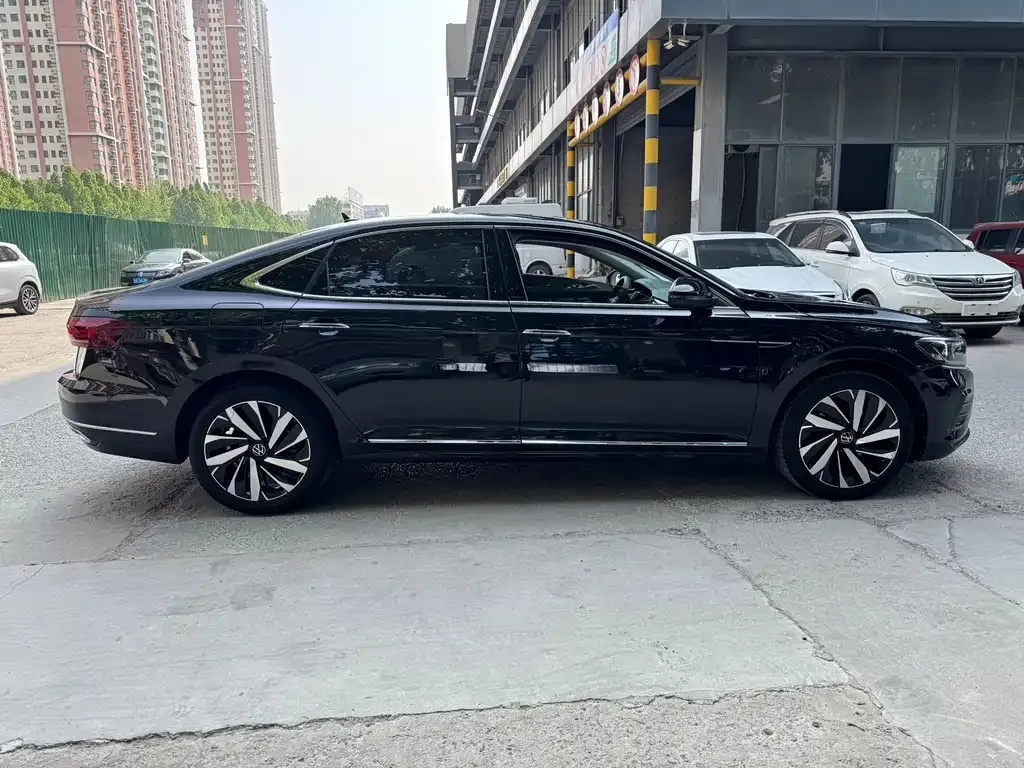 Volkswagen Passat — фото 6