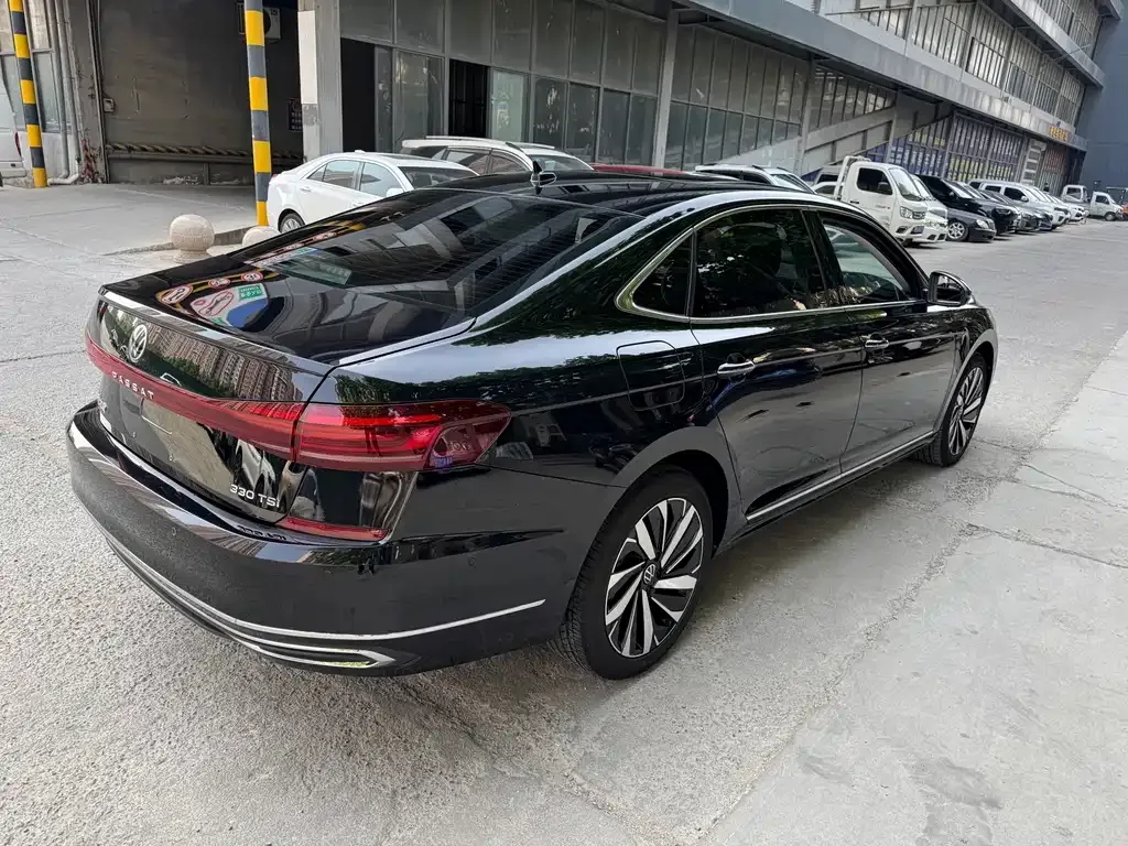Volkswagen Passat — фото 5