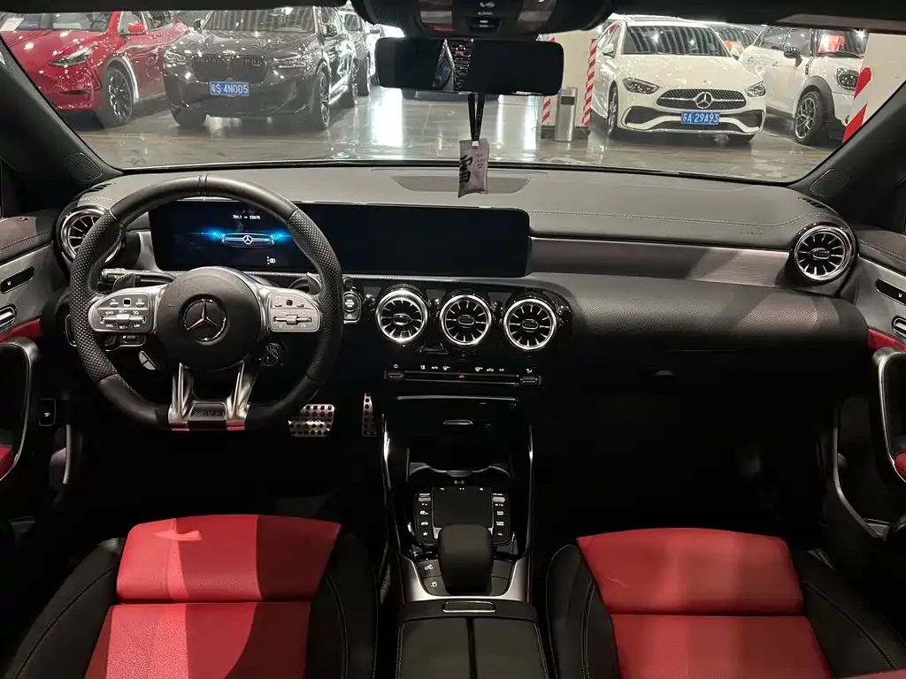 Mercedes-Benz CLA AMG — фото 7