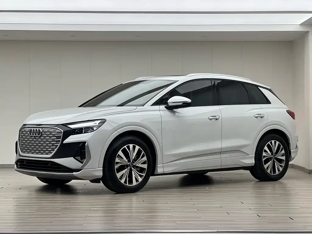 Audi Q4 e-tron — фото 4