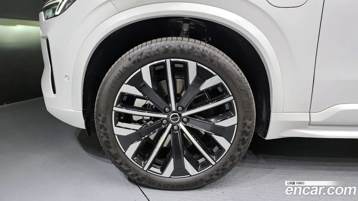 Volvo XC90 — фото 7