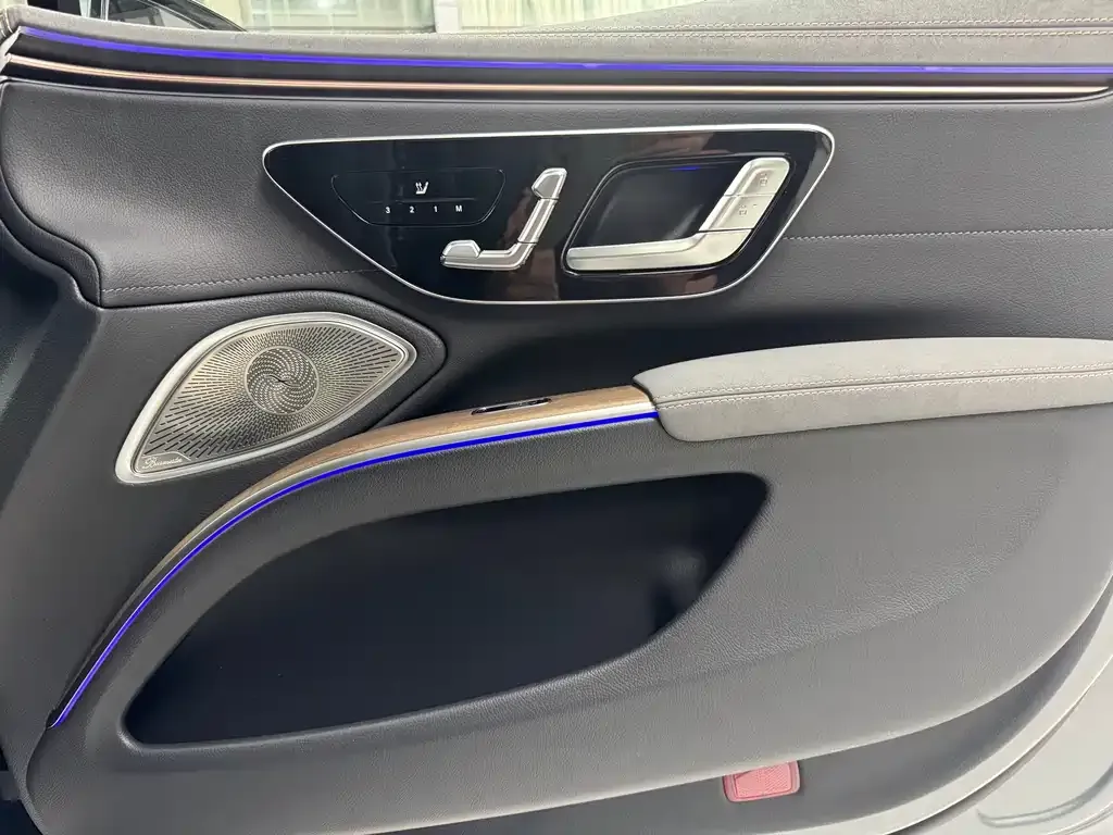 Mercedes-Benz EQS — фото 10
