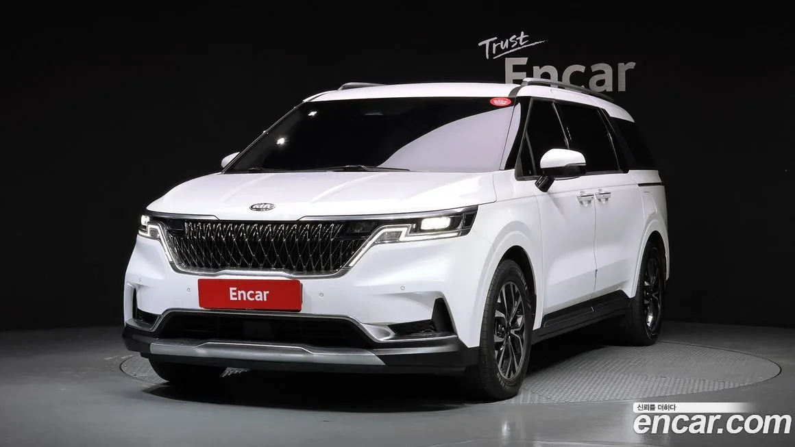 Kia Carnival — фото 1