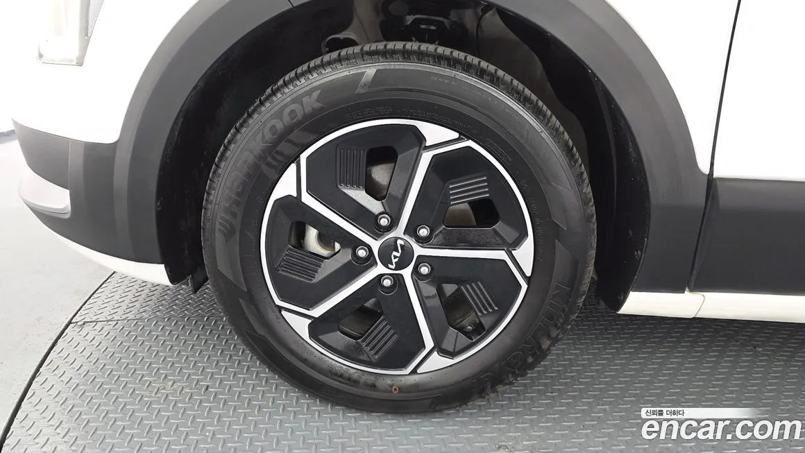 Kia Niro — фото 10