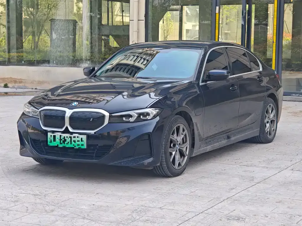 BMW i3 — фото 1