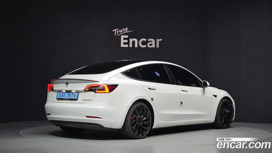 Tesla Model 3 — фото 5