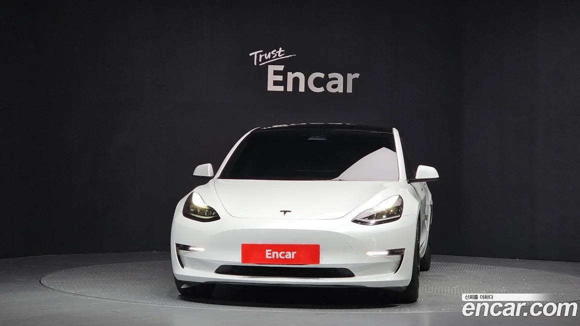 Tesla Model 3 — фото 3