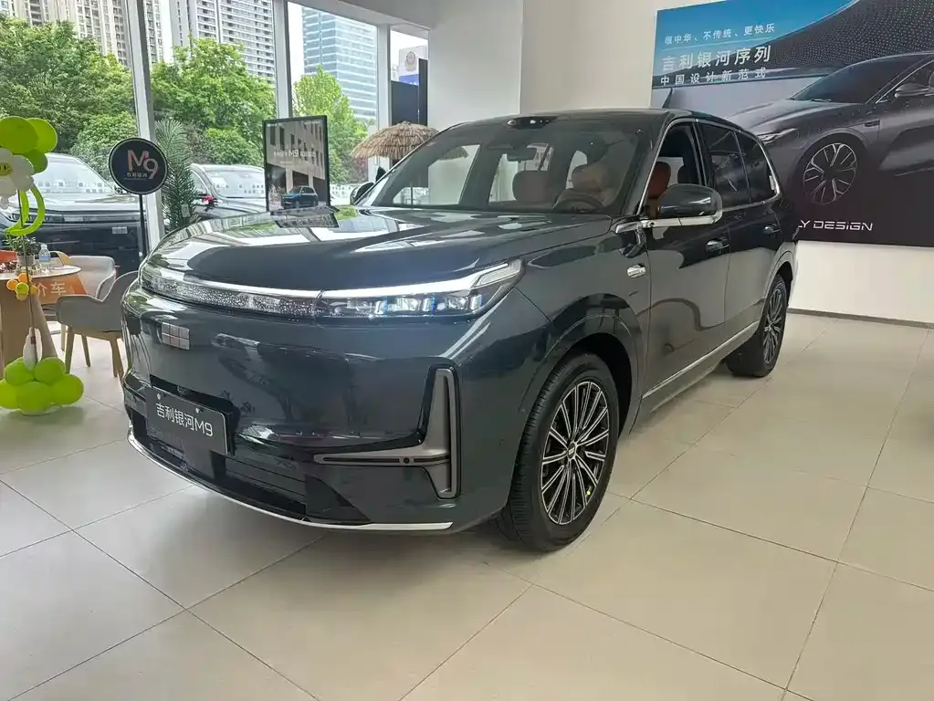 Geely Galaxy M9 — фото 1