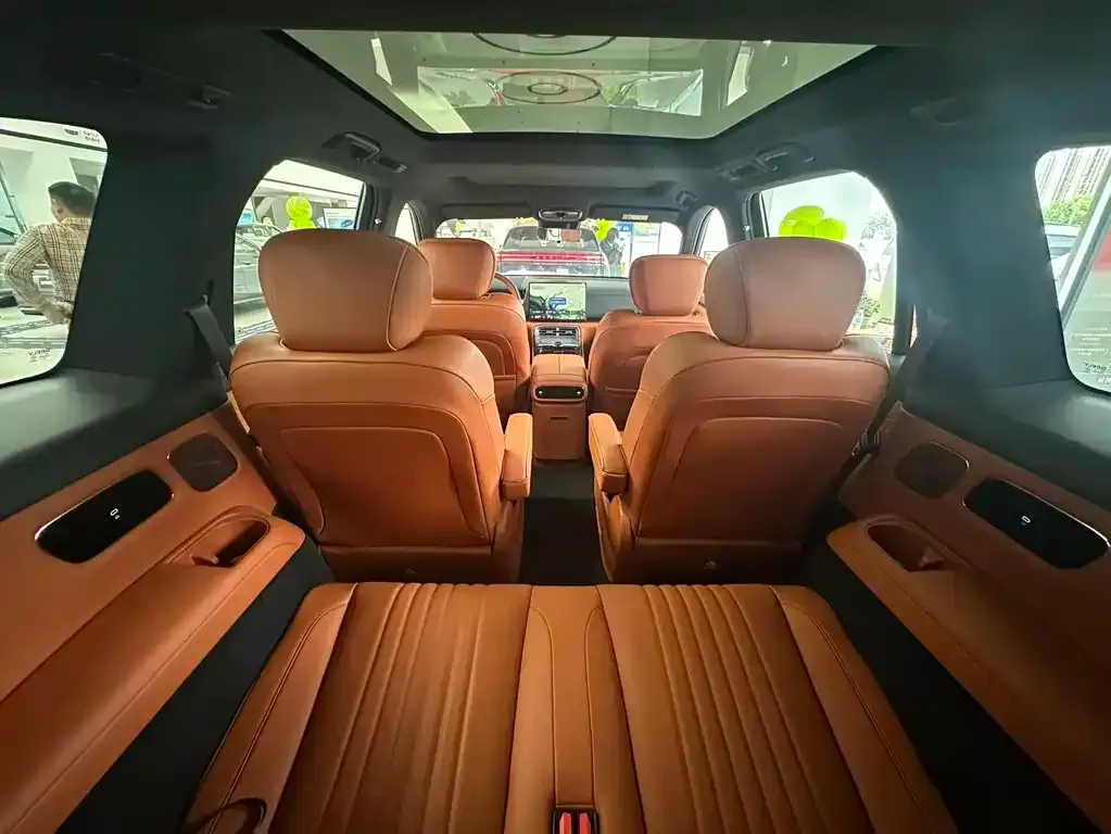 Geely Galaxy M9 — фото 10