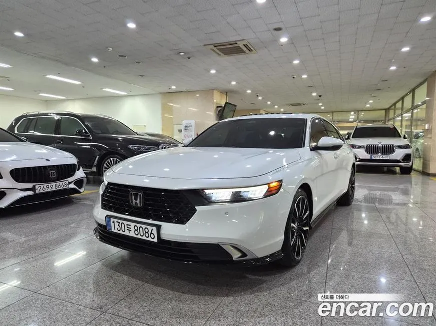 Honda Accord — фото 1