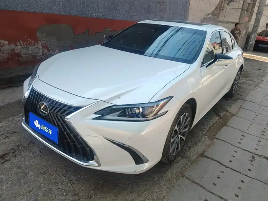 Lexus ES — фото 1