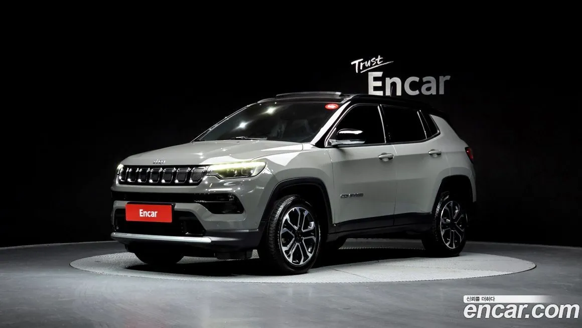 Jeep Compass — фото 1