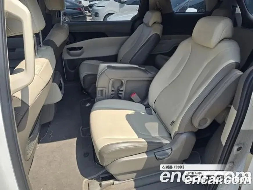 Kia Carnival — фото 3