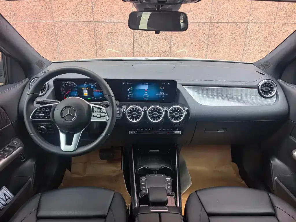 Mercedes-Benz EQA — фото 9
