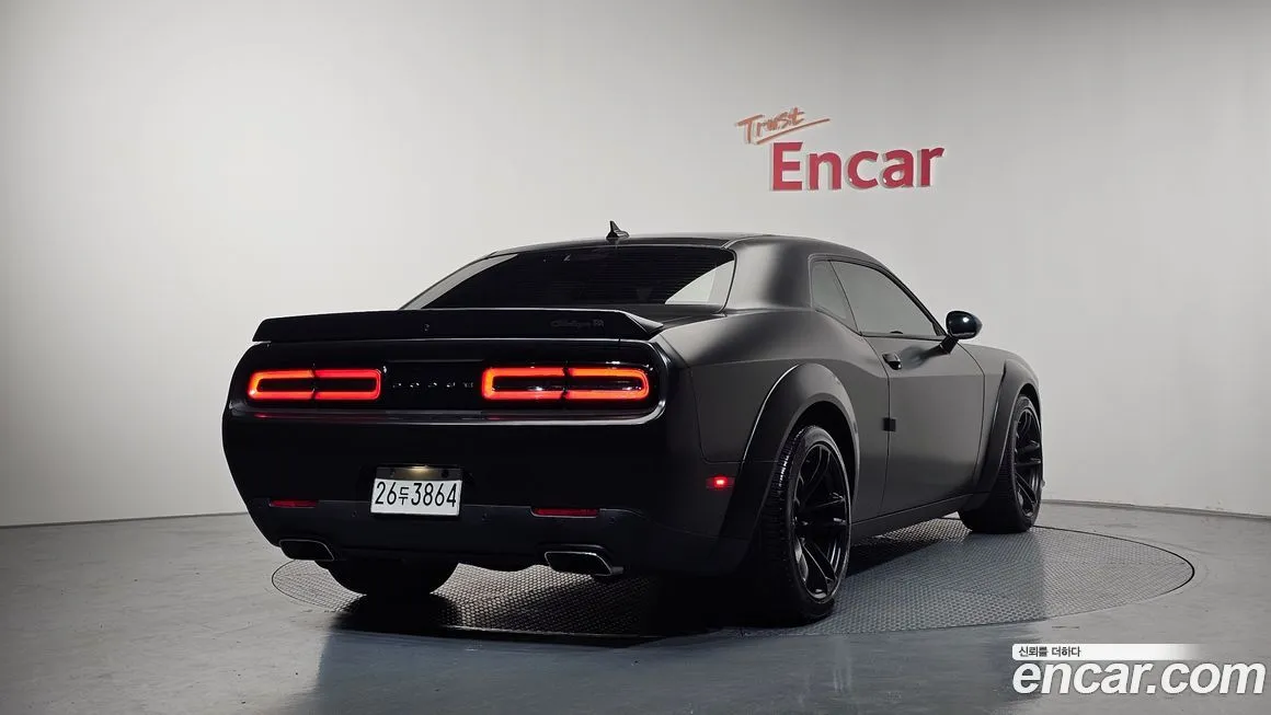 Dodge Challenger — фото 3