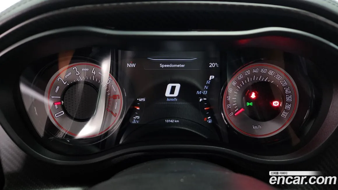 Dodge Challenger — фото 6
