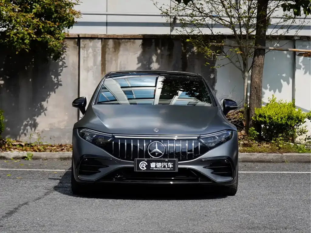 Mercedes-Benz EQS AMG — фото 5