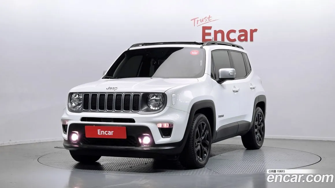 Jeep Renegade — фото 1