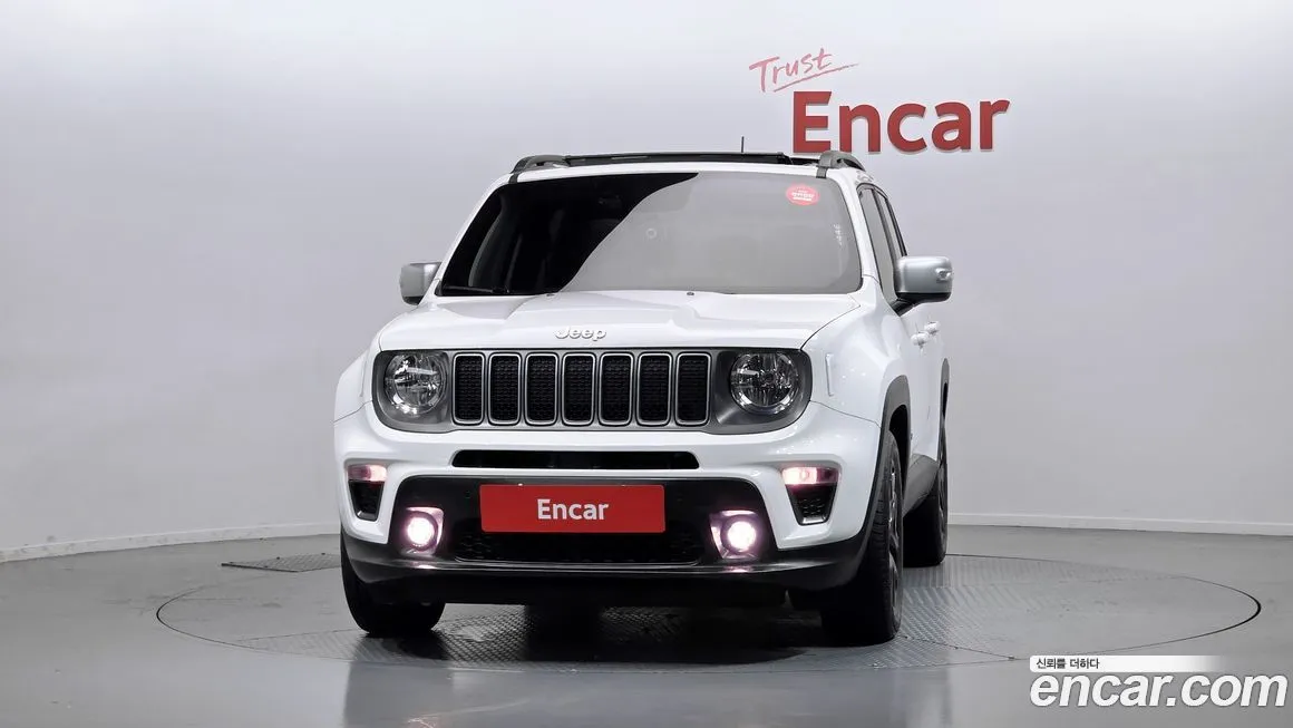 Jeep Renegade — фото 3