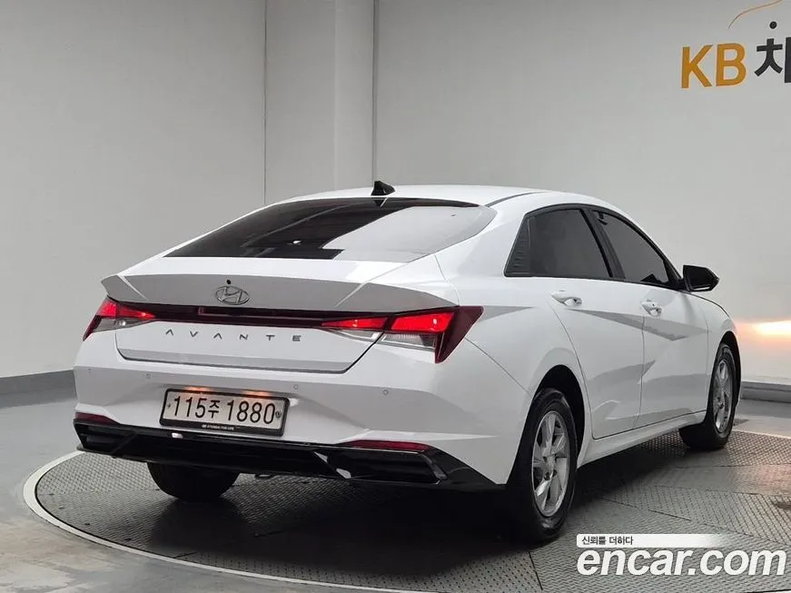 Hyundai AVANTE — фото 3