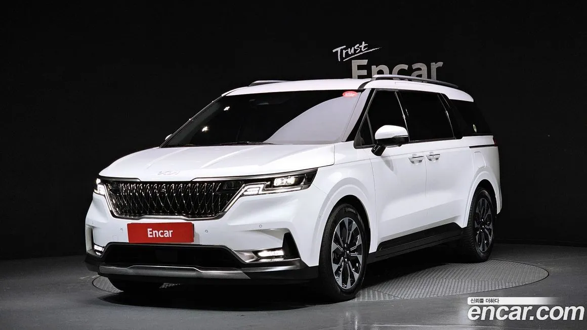 Kia Carnival — фото 1