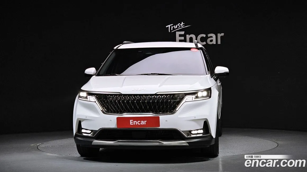 Kia Carnival — фото 10