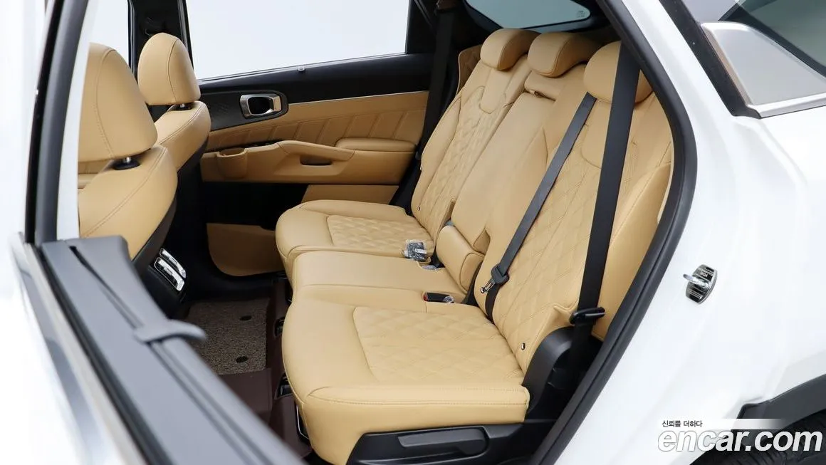 Kia Sorento — фото 9