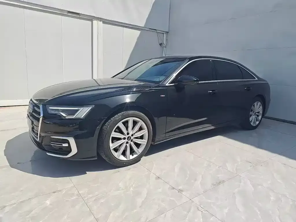 Audi A6L — фото 1