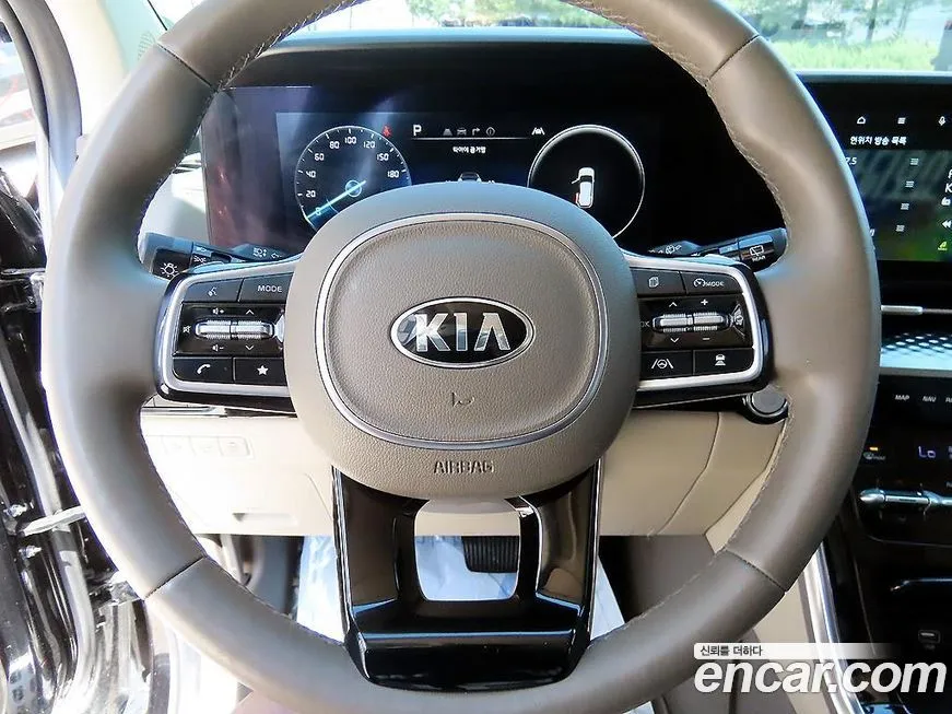 Kia Carnival — фото 3