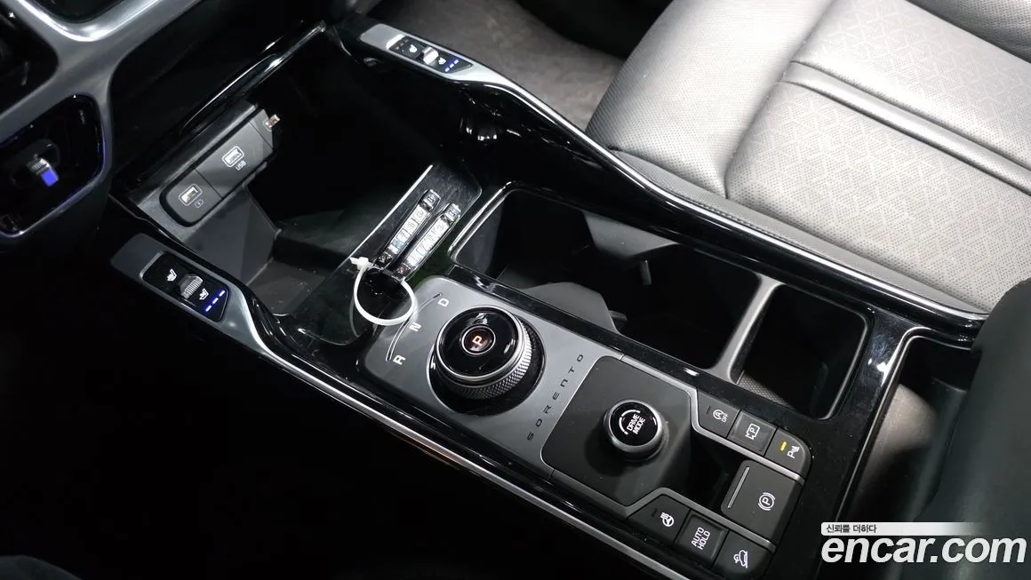 Kia Sorento — фото 7