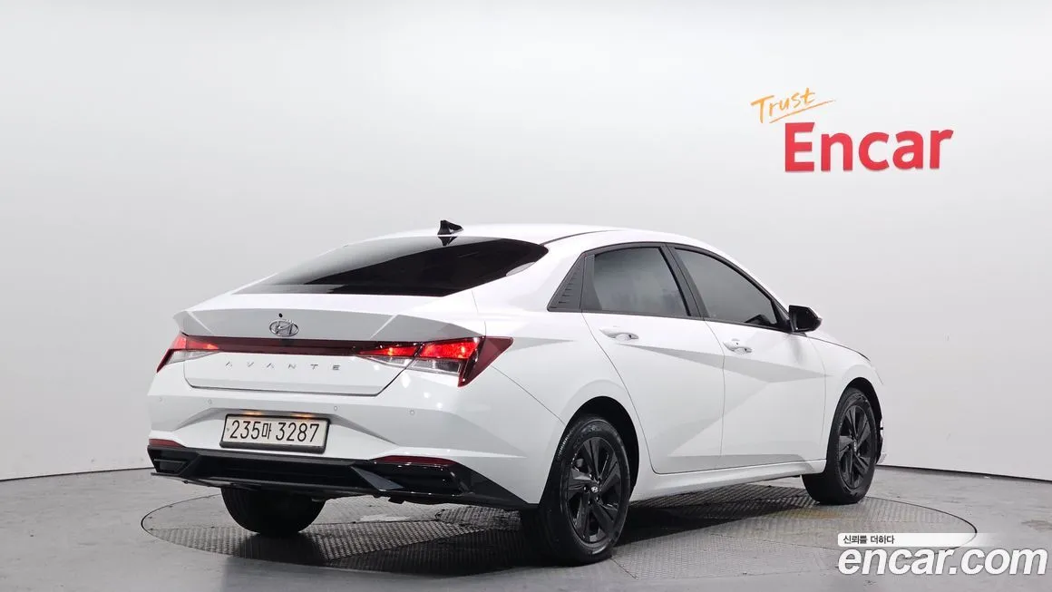 Hyundai AVANTE — фото 3