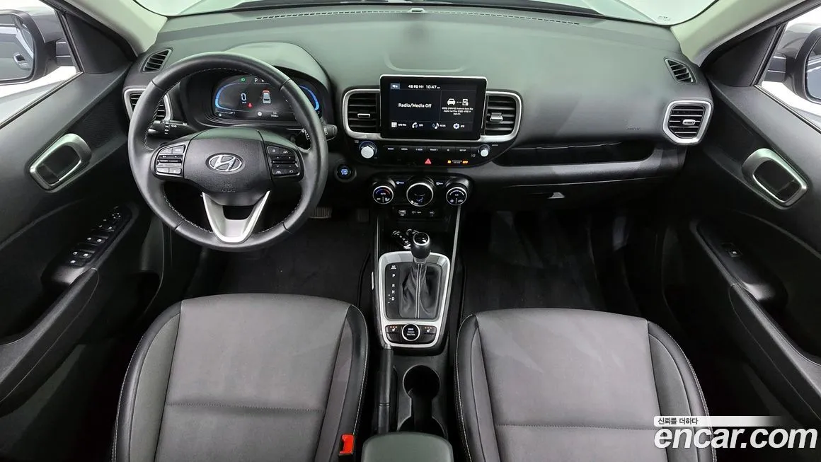 Hyundai Venue — фото 7
