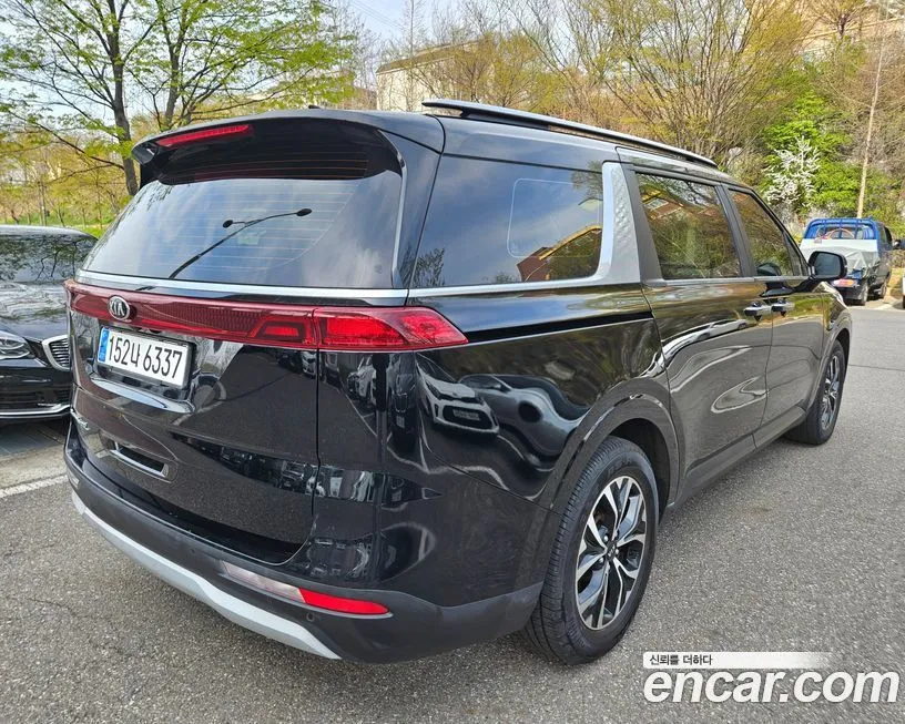 Kia Carnival — фото 10