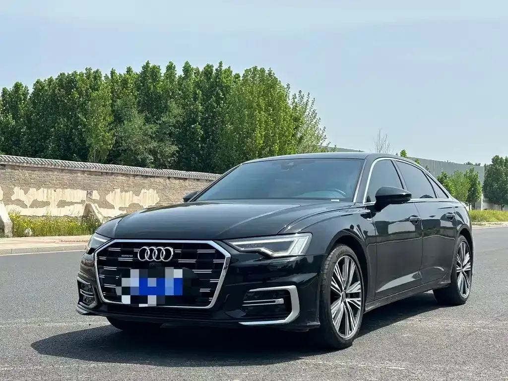 Audi A6L — фото 1