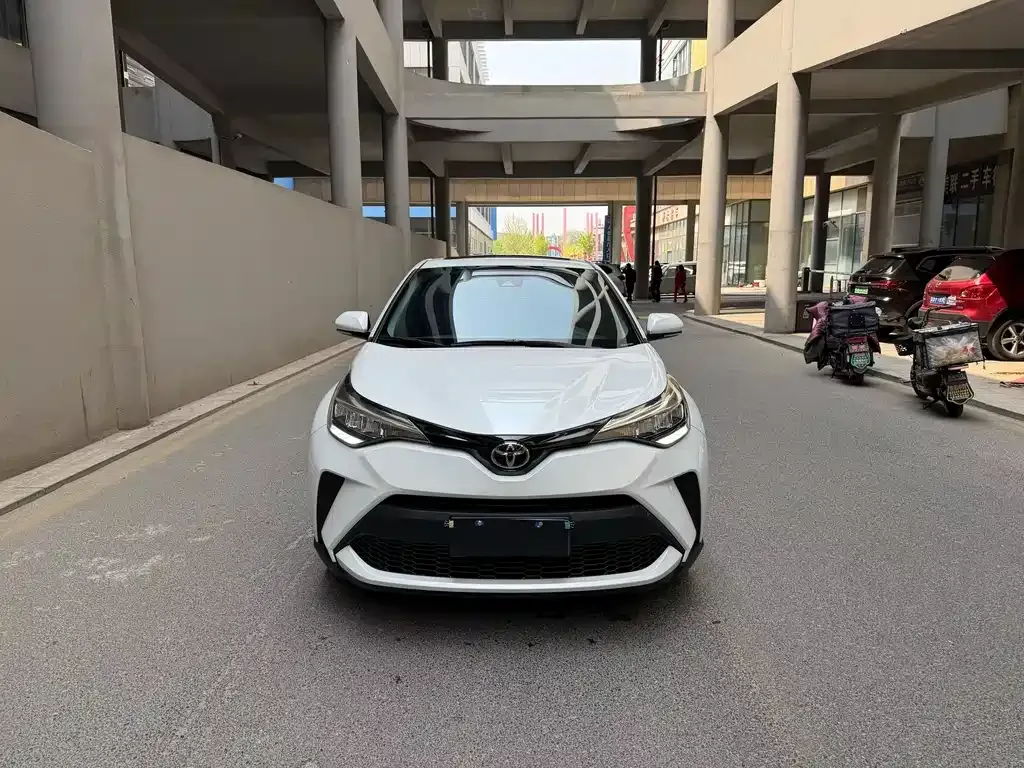 Toyota C-HR — фото 6