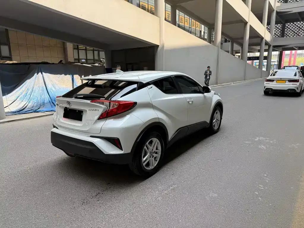 Toyota C-HR — фото 3