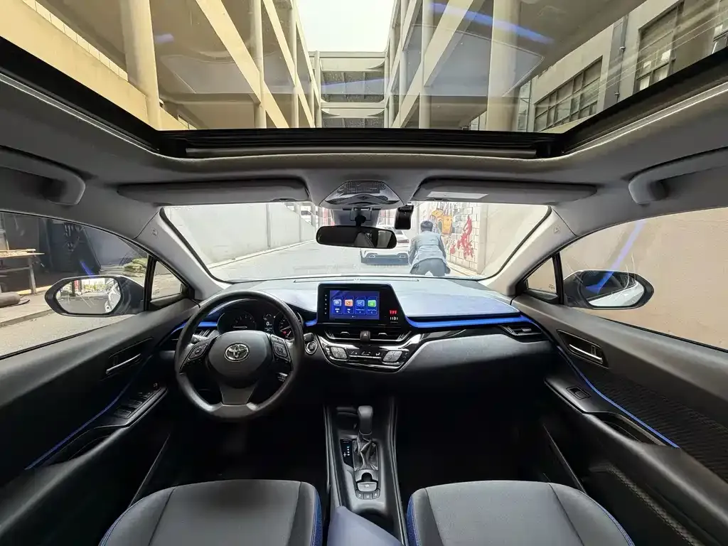 Toyota C-HR — фото 7