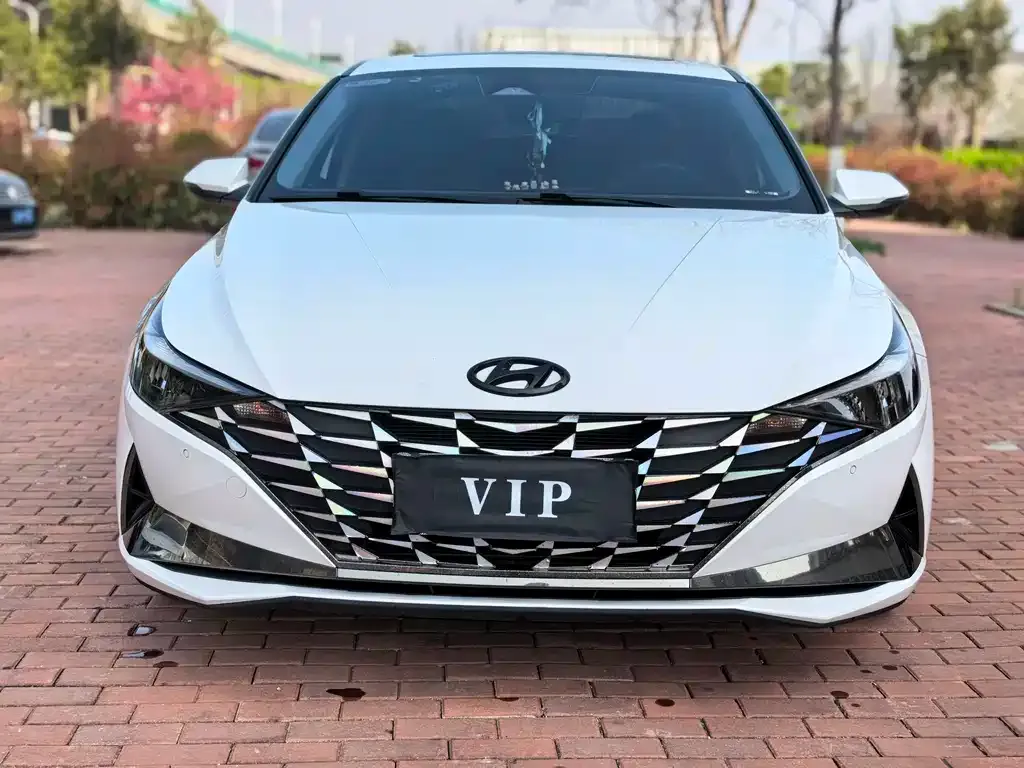 Hyundai Elantra — фото 5