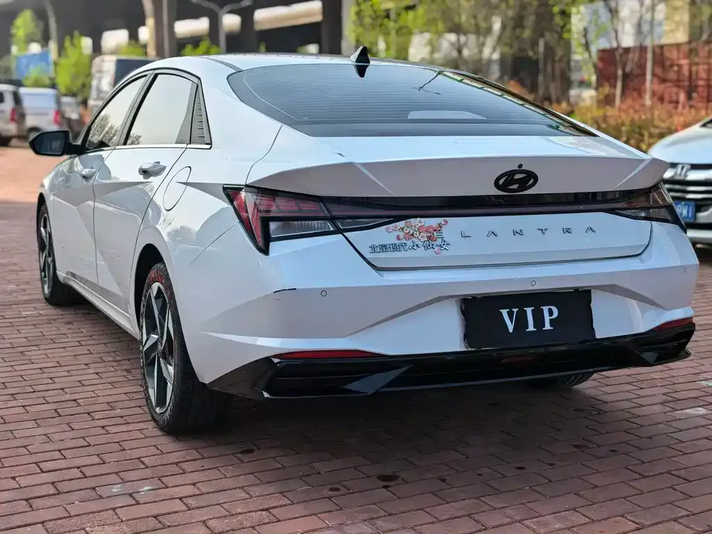 Hyundai Elantra — фото 8