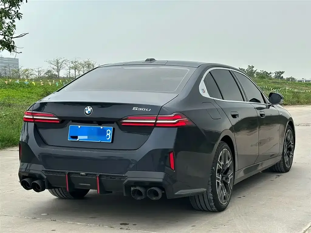 BMW 5 Series — фото 2
