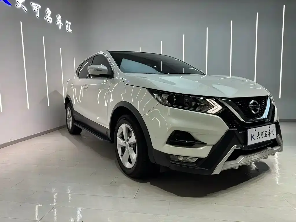 Nissan Qashqai — фото 1