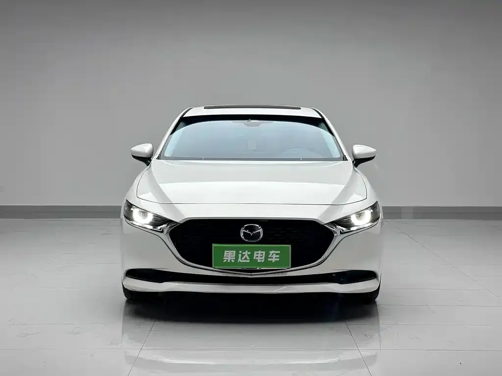 Mazda 3 Axela — фото 10