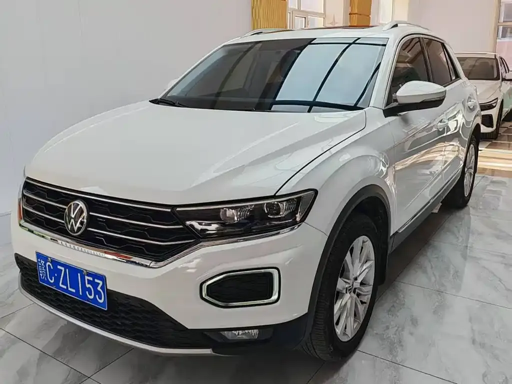 Volkswagen T-Roc — фото 1