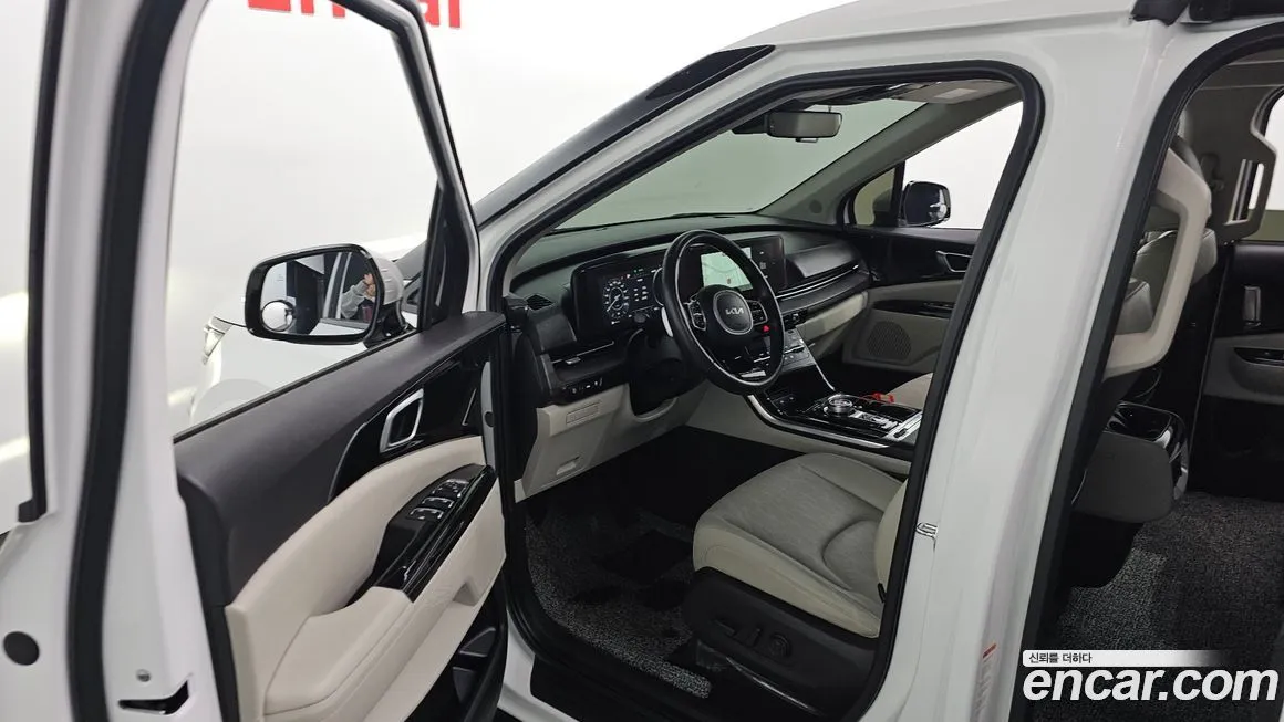 Kia Carnival — фото 10