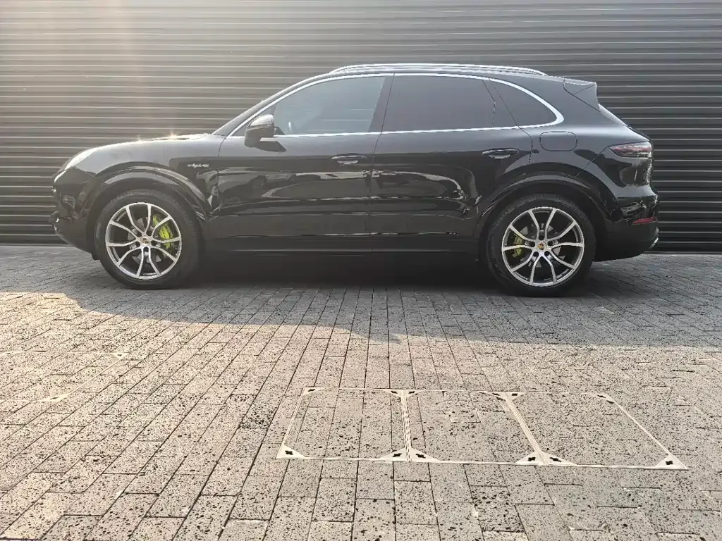 Porsche Cayenne Hybrid — фото 9